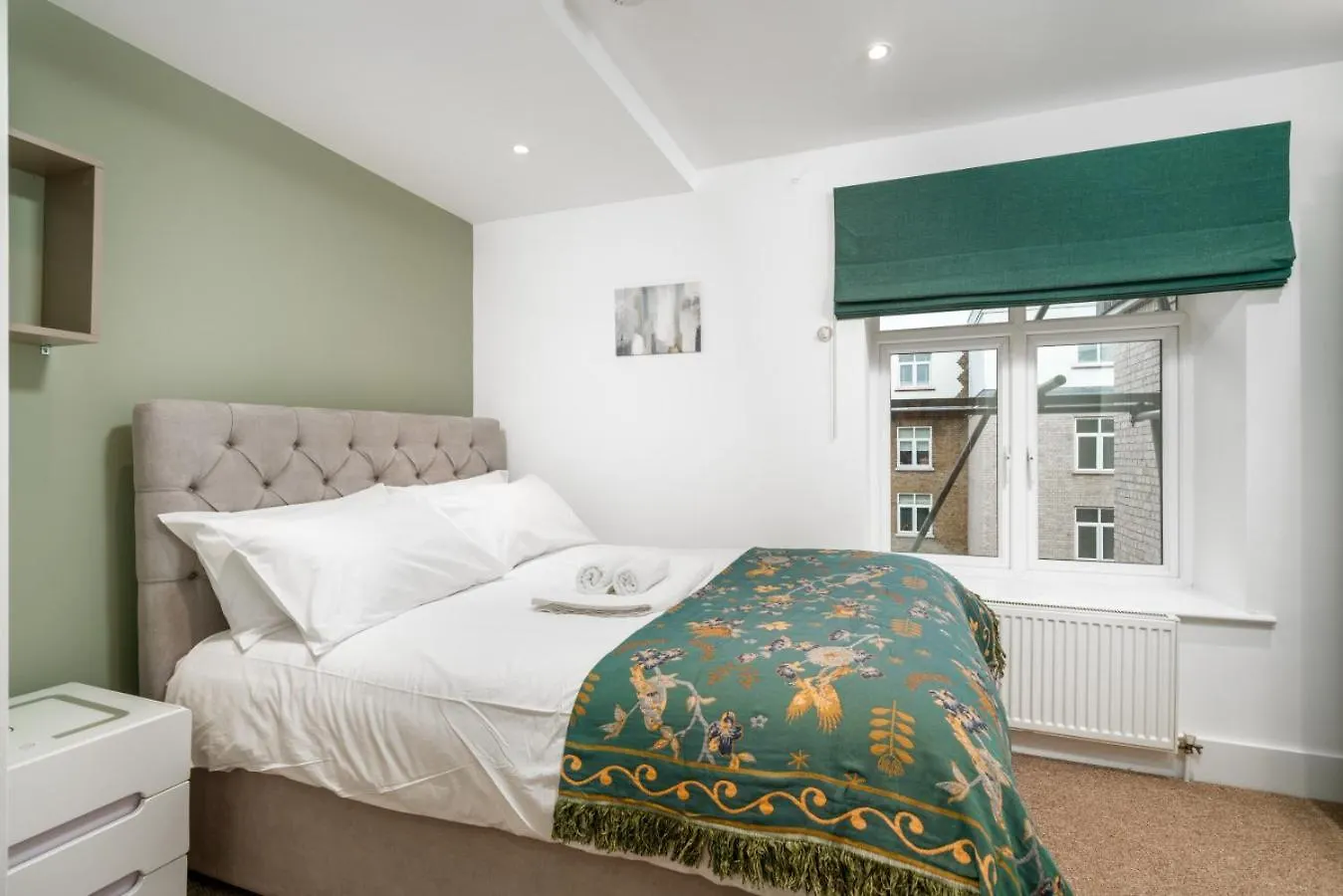 Stunning 3 Bedroom Flat, With Parking, Sleeps Six, Near Greenwich Park London 0*,  United Kingdom